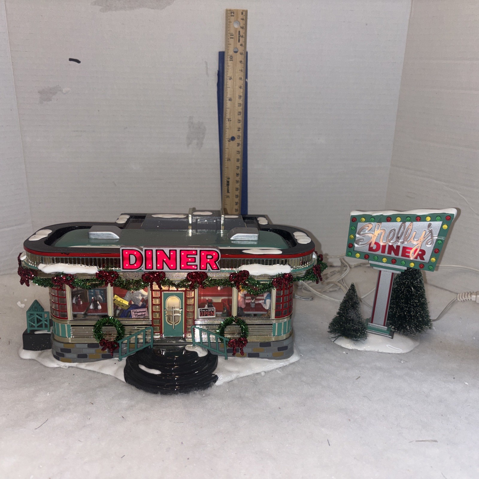 Dept. 56 The Original Snow Village Shelly’s Diner No. 55008 2 Piece Set Working