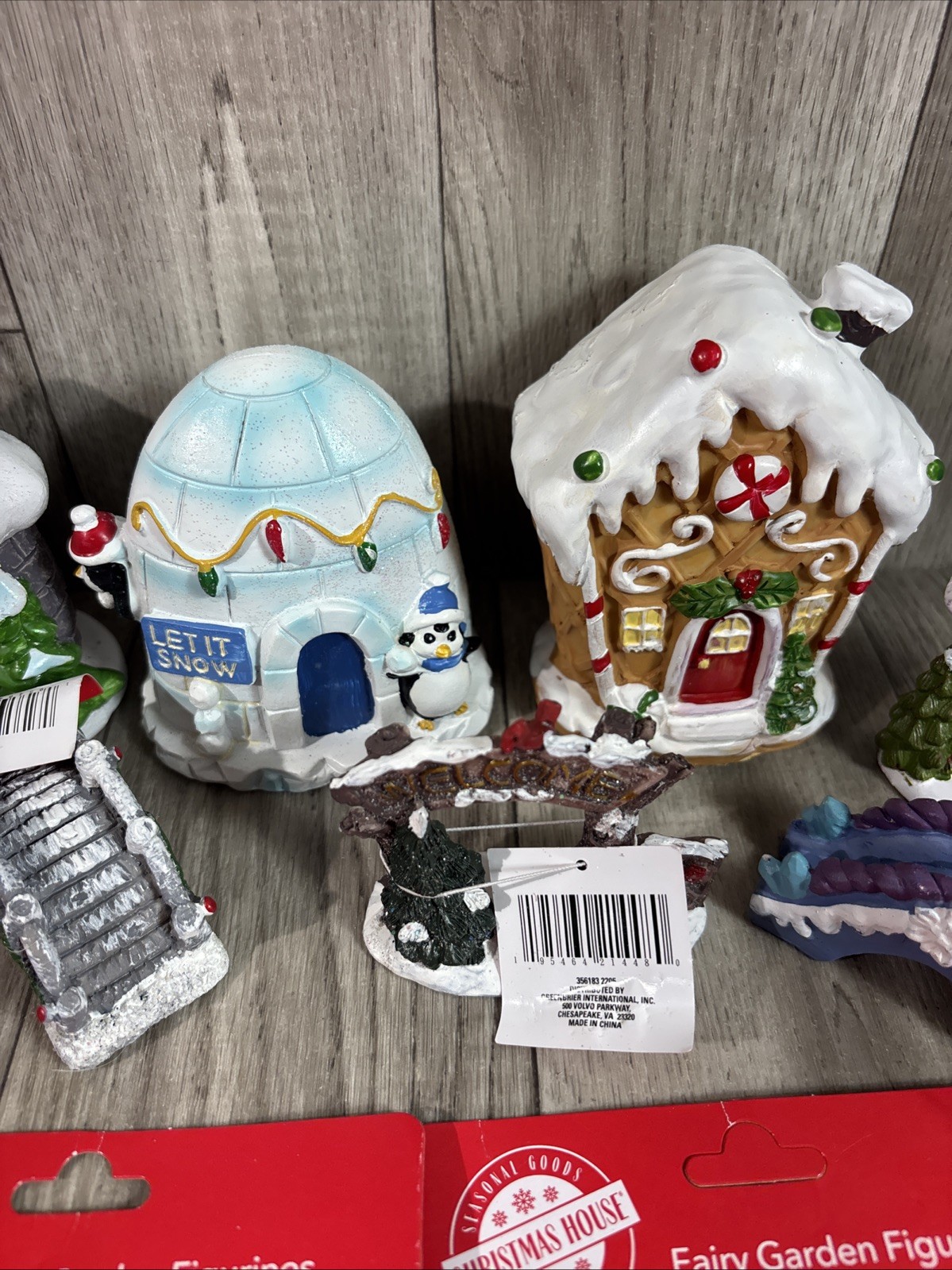 Lot of Christmas Village Pieces Figures Snowman People Lamp Posts Houses 33 Pcs