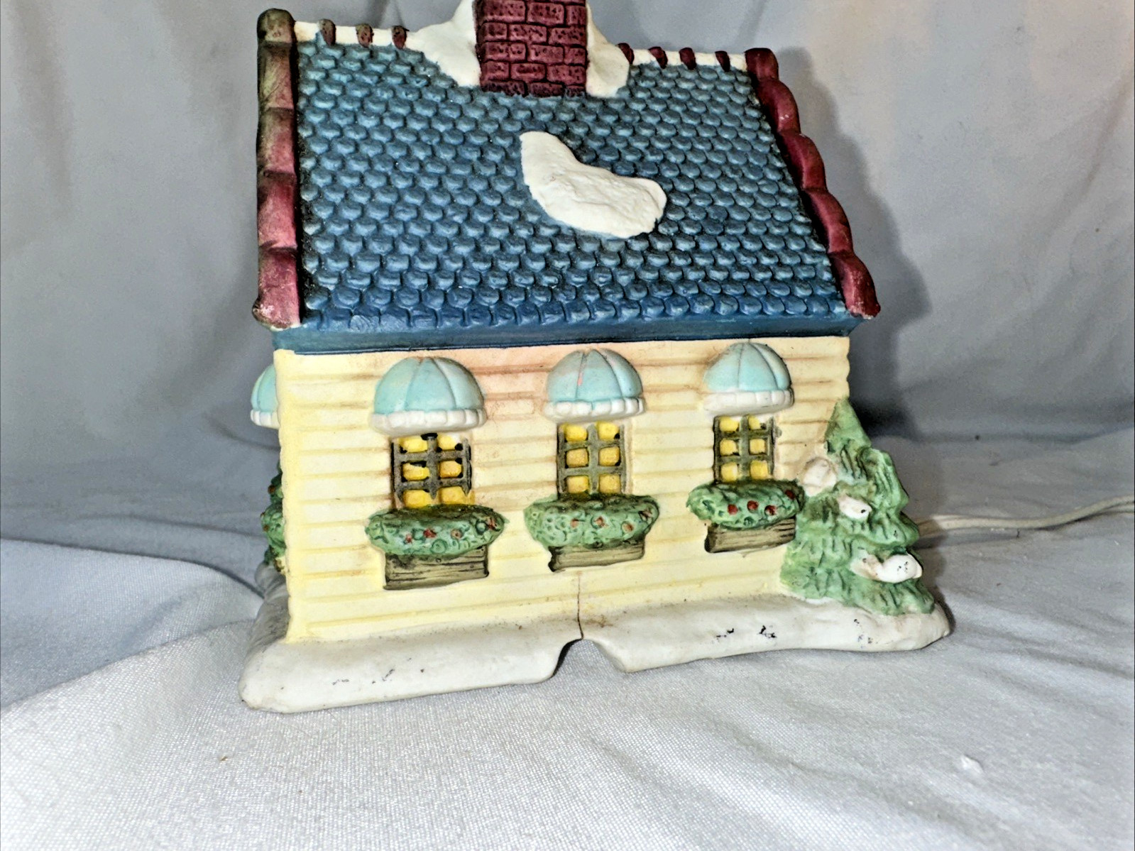 Vintage Ceramic Christmas Village 4″ Florist Shop House Holiday Decor