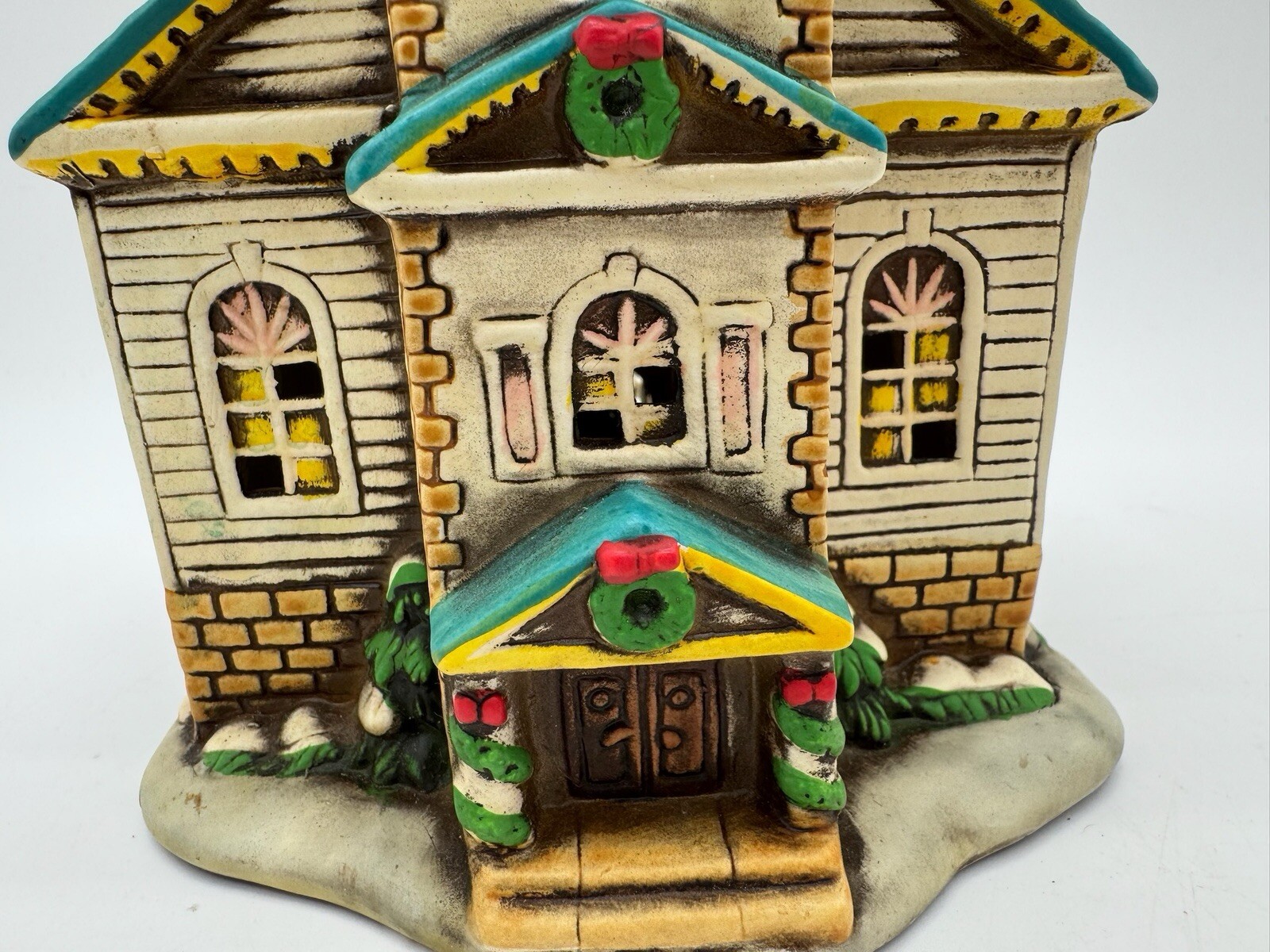 Vintage 1986 Lefton Handpainted Colonial Village Church Light Up Ceramic Taiwan