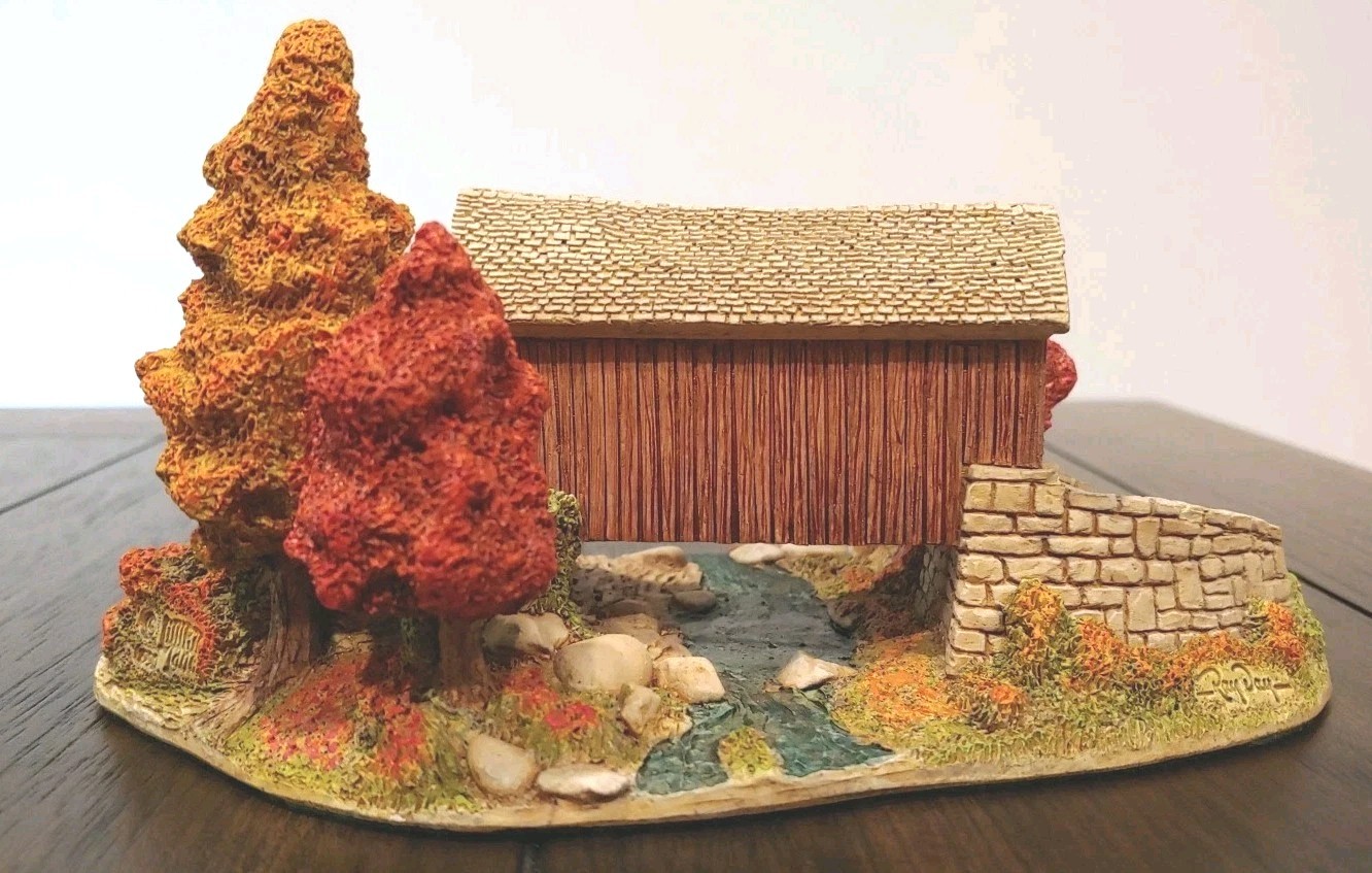 Lilliput Lane Covered Memories The American Landmarks Collection Mint Condition