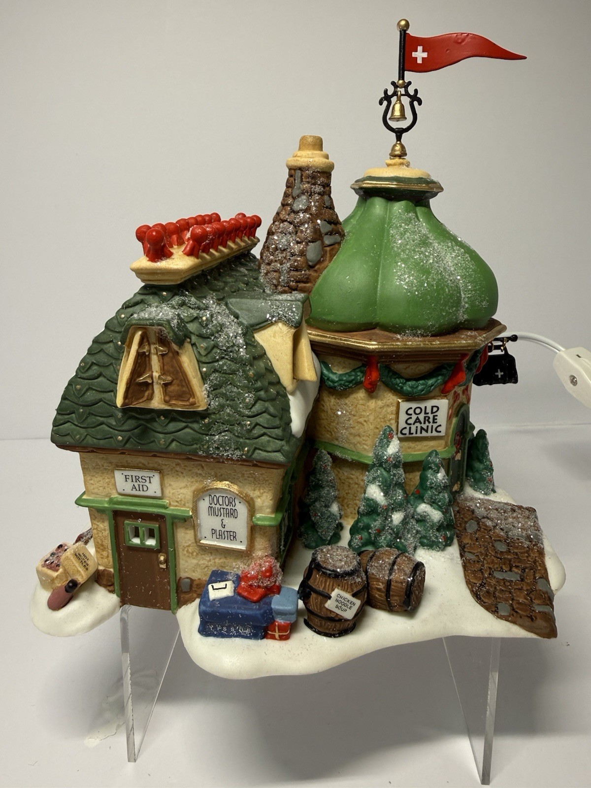 VTG Dept 56 North Pole Series “Cold Care Clinic” 1999 Retired. So Cute