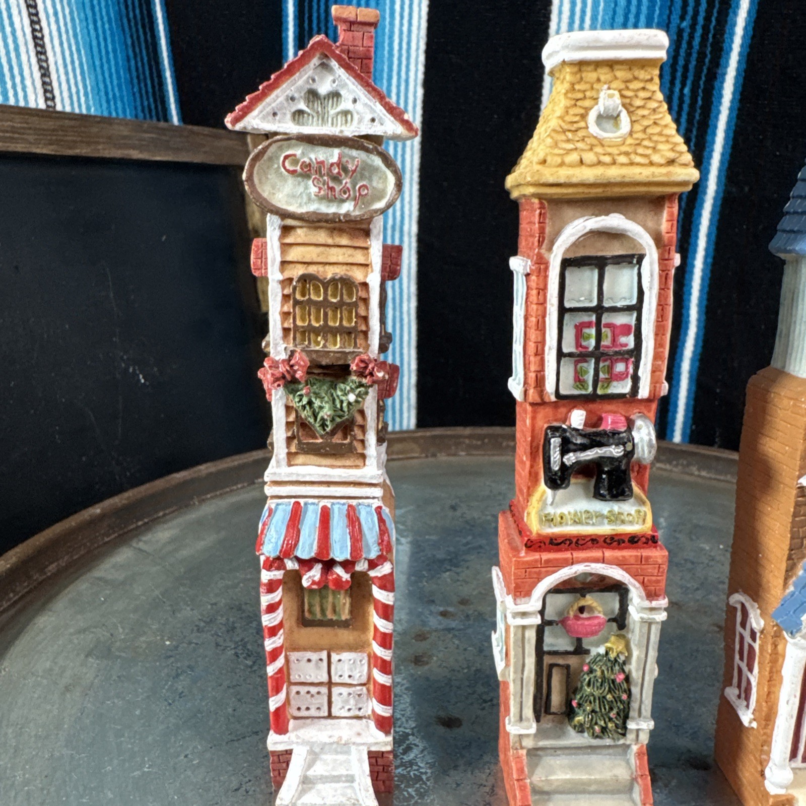 Seasons Village Collector VTG Christmas Decorations Small City Pieces Lot-4