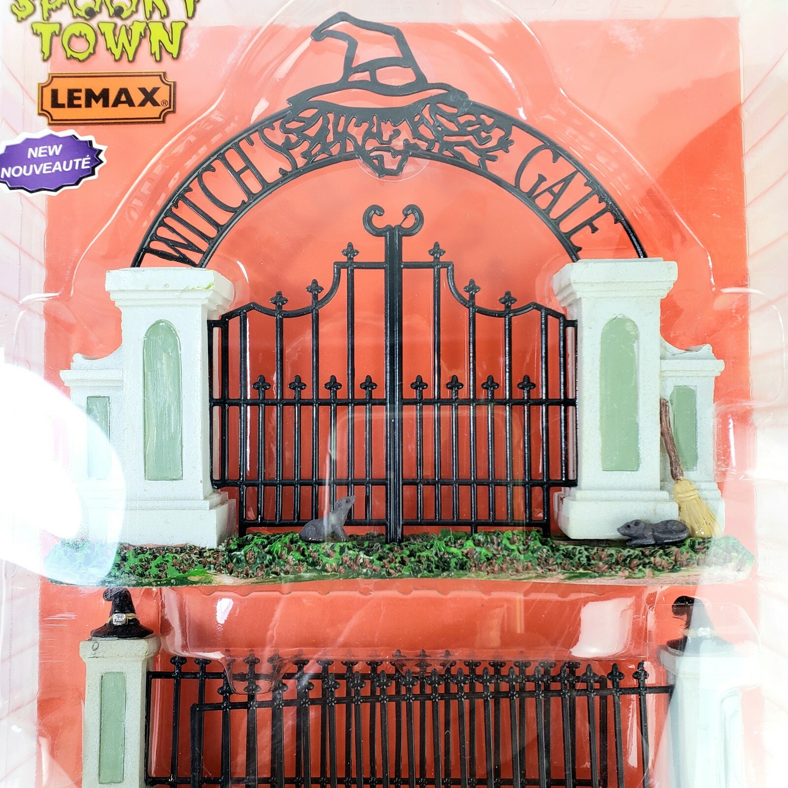 Lemax Spooky Town Witch’s Gate-5 Piece Set-Black Fence