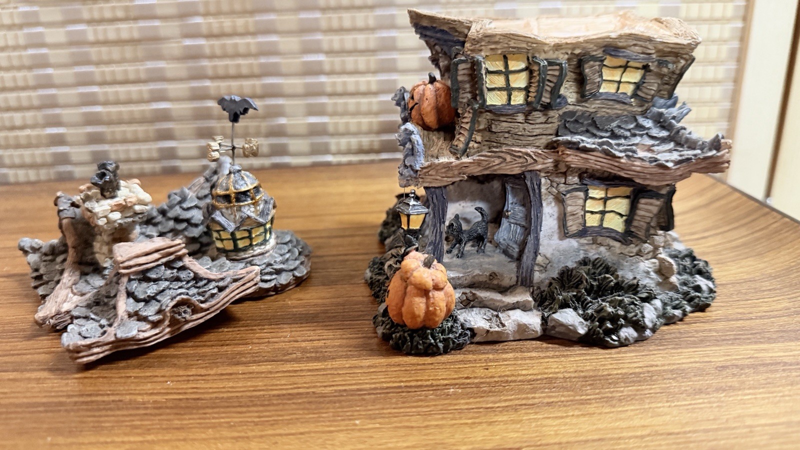 Boyds Bearly Built Villages “Punky Boobear’s Haunted Halloween House” 19012