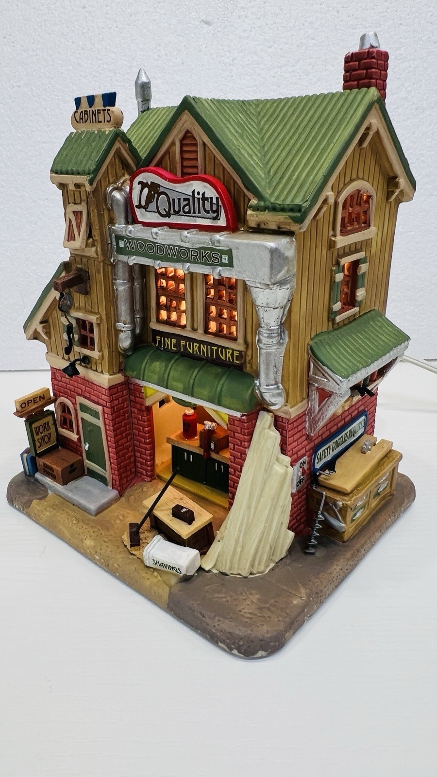 Lemax “ Quality Woodworks Fine Furniture & Cabinets” 35528 Retired 2013 NEW !