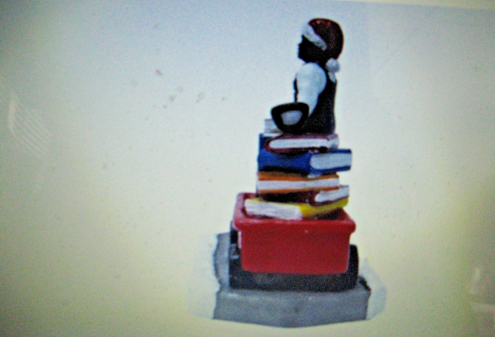 St. Nicholas Square Christmas Village Figurine Display Book Wagon NIP