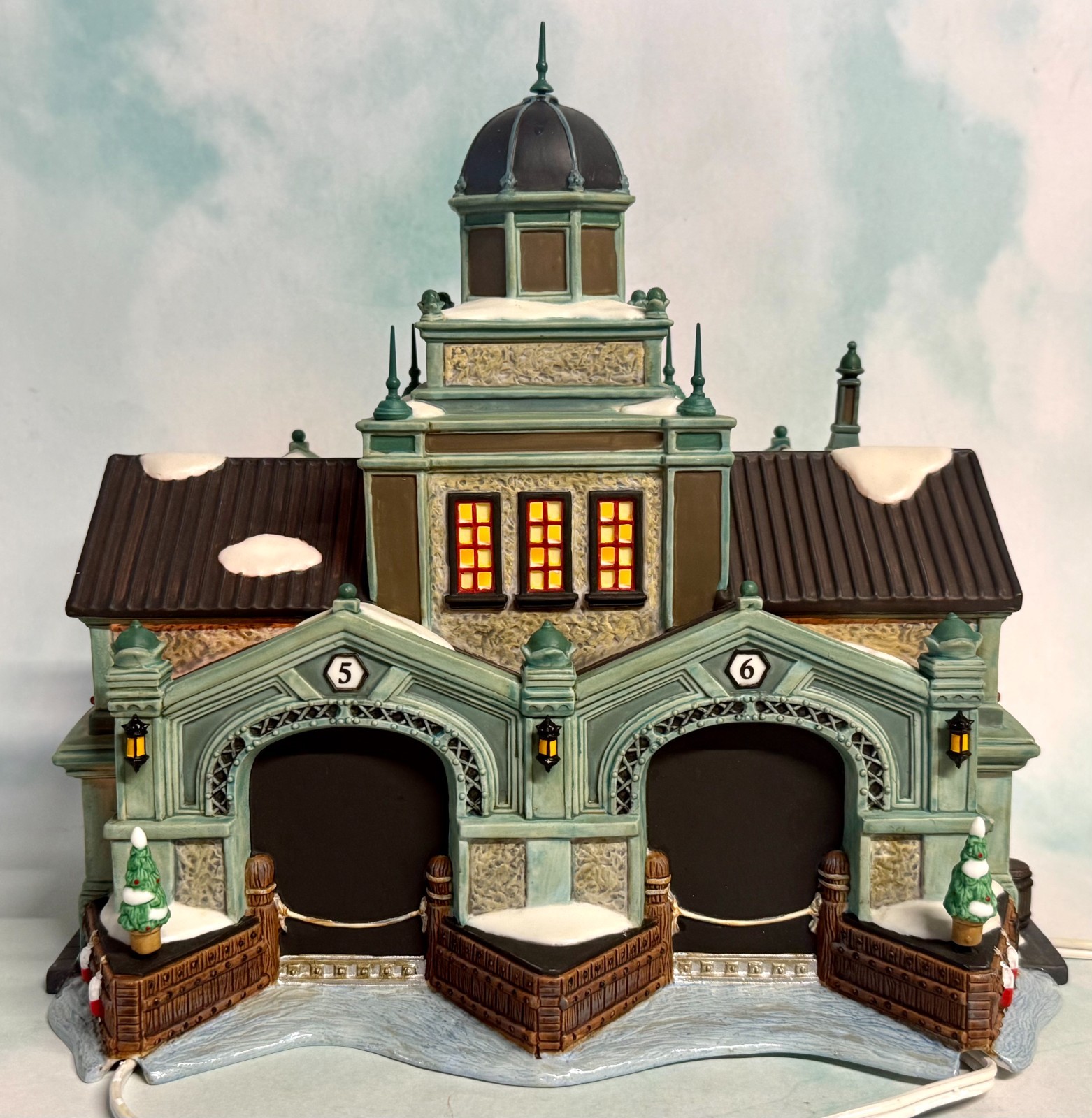 DEPT 56 CHRISTMAS IN CITY- EAST HARBOR FERRY TERMINAL 59254 COLLECTOR’S EDITION