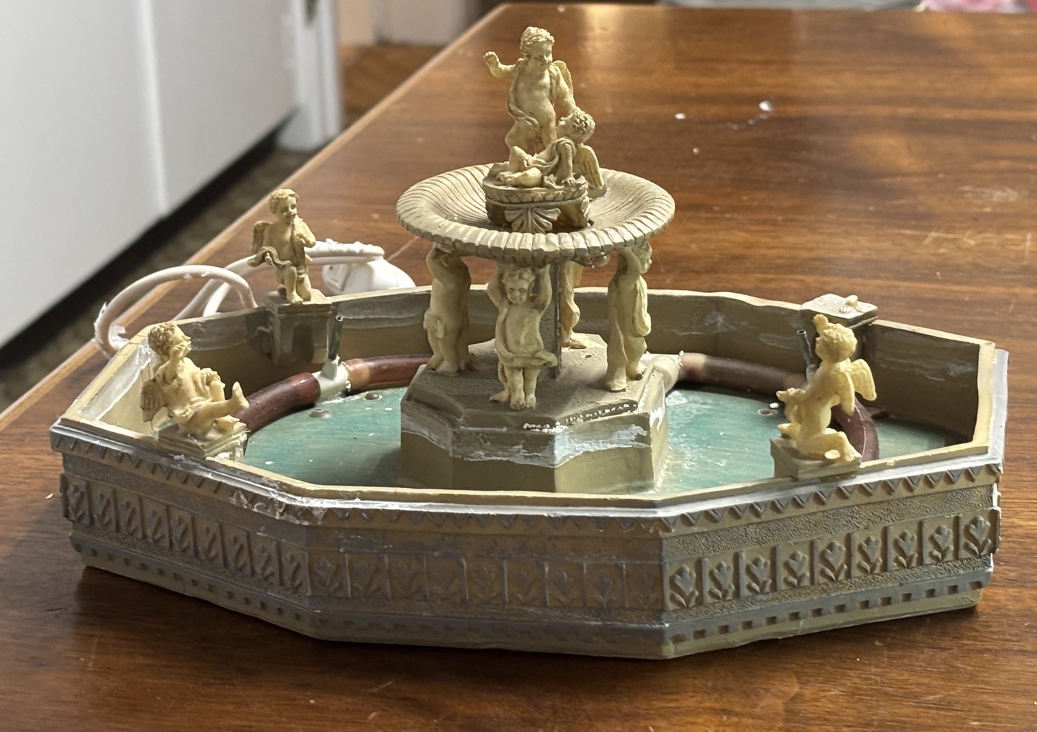 LEMAX CAROLE TOWNE COLLECTION THE VILLAGE SQUARE FOUNTAIN