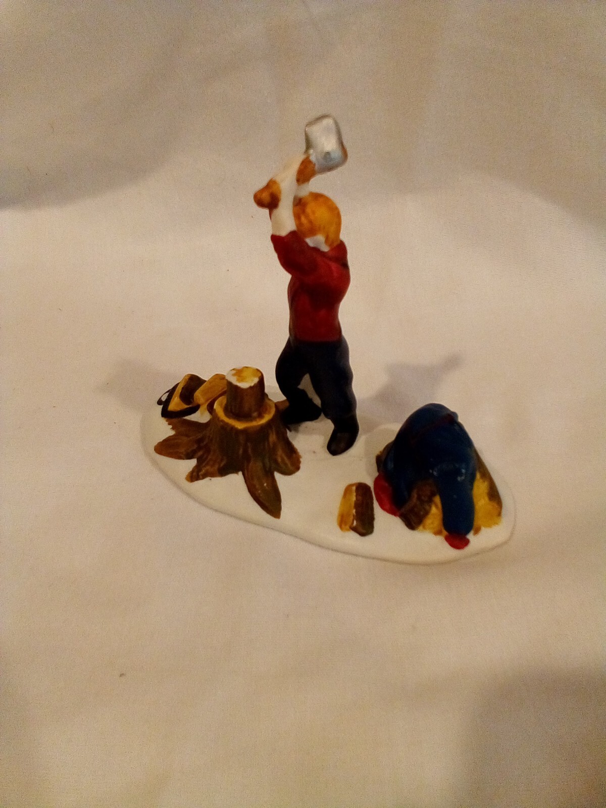 VINTAGE Lemax Village Collection 1996 ” MAN  Chopping Wood ” FIGURINE NO BOX