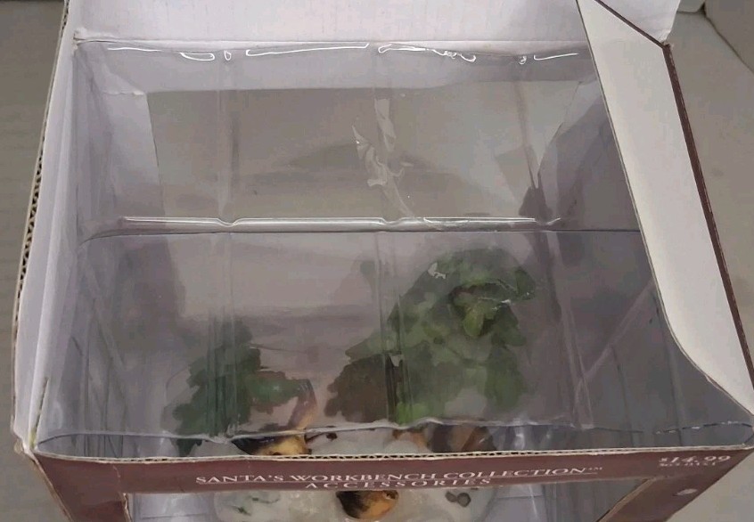 Santas Workbench Resin Accessory Ducks on Frozen Lake Pre-owned In Box