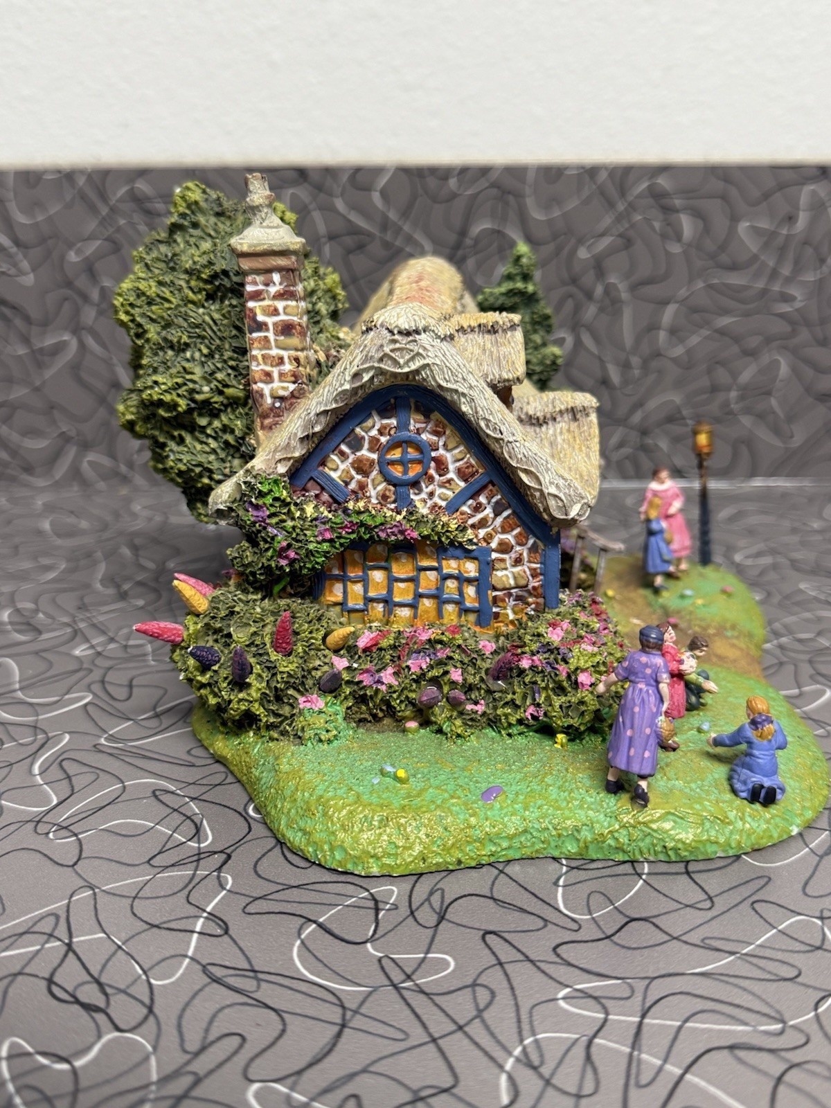 2007 Thomas Kinkade Easter Egg Hunt Thatched Cottage Teleflora