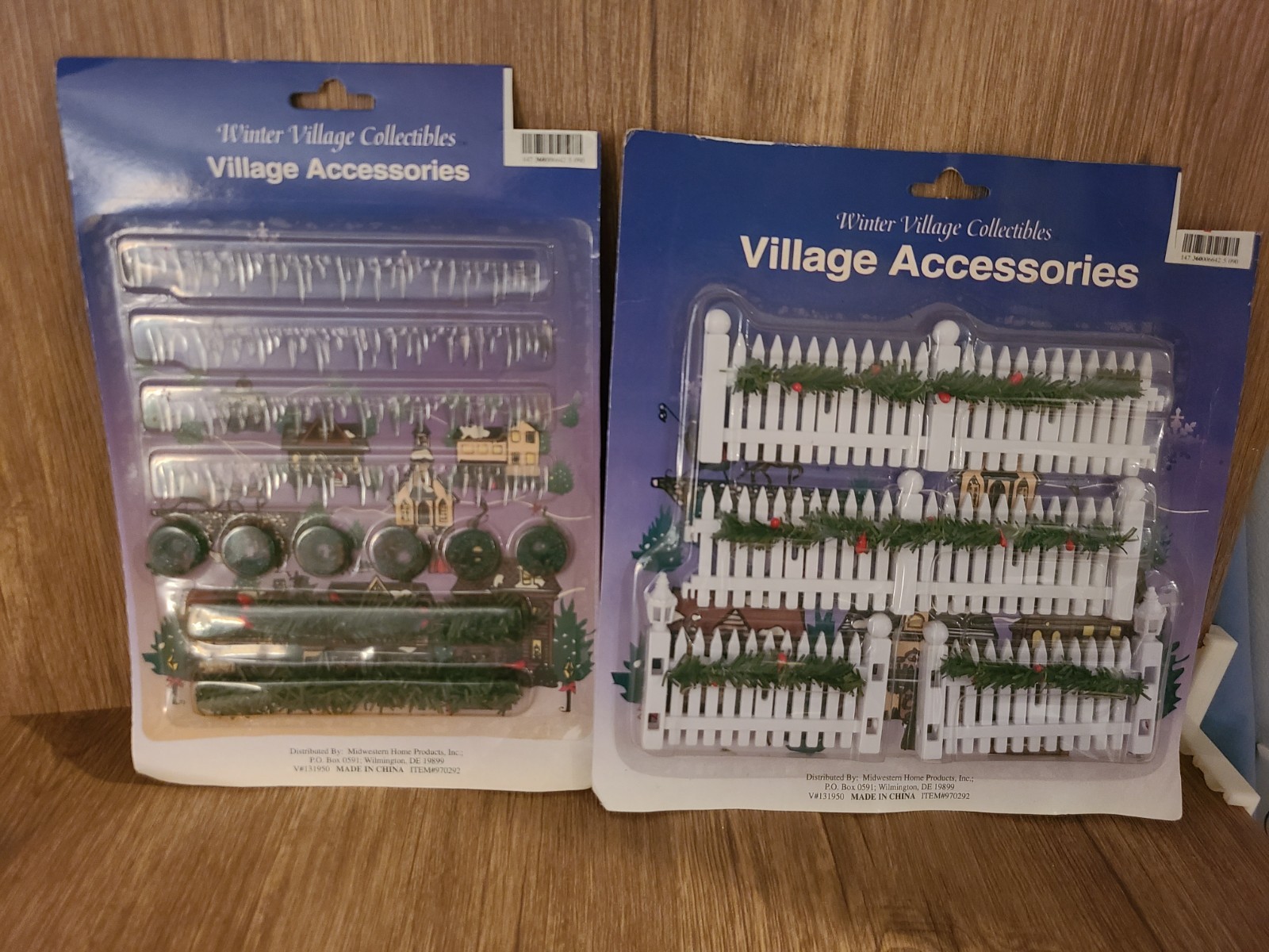 Christmas Village Decorating Accessories Garland Wreaths Icicles Picket Fence
