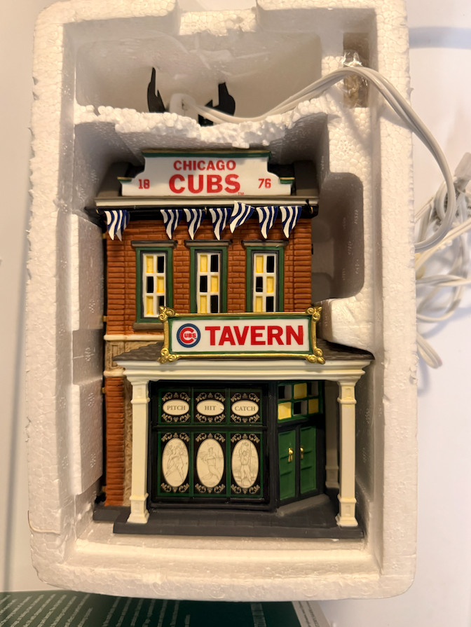 Dept 56 Chicago Cubs Tavern Christmas in the City Series