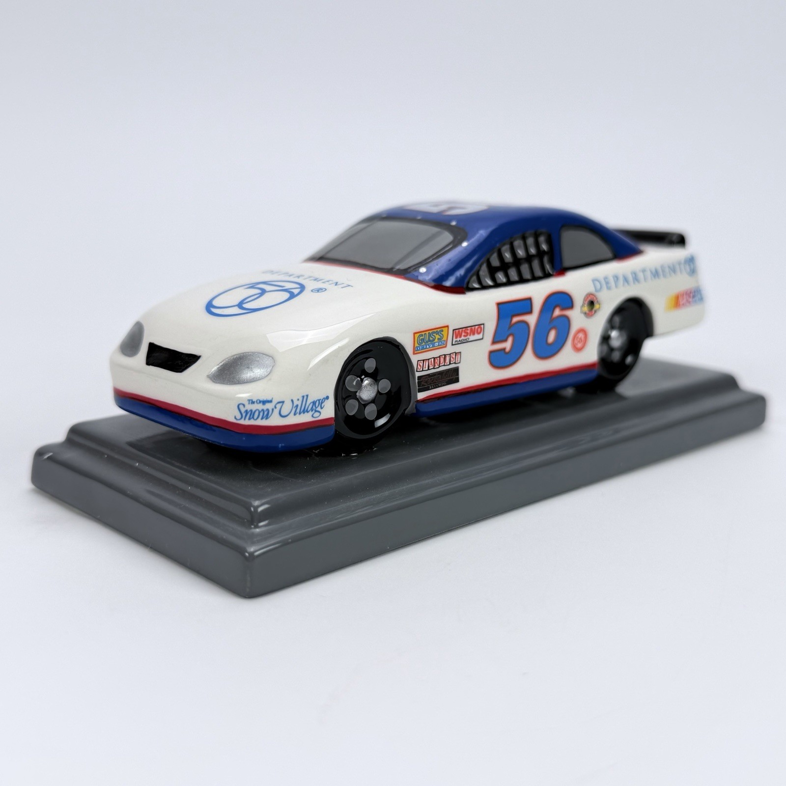 2005 Department 56 NASCAR CAFE Snow Village (lights up) w/ Car