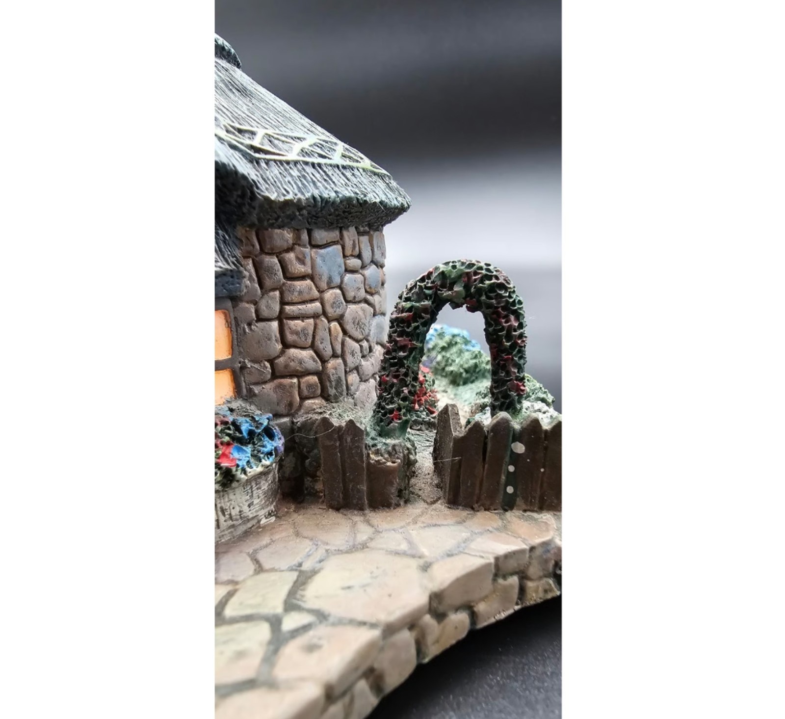 Vintage 1999 Thomas Kinkade Falbrooke Florist Lighted House Figurine Lamp Night
