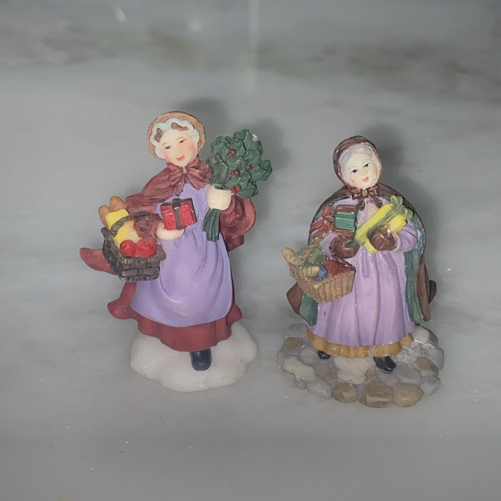 Village grocery shopping women’s set accessory Xmas.