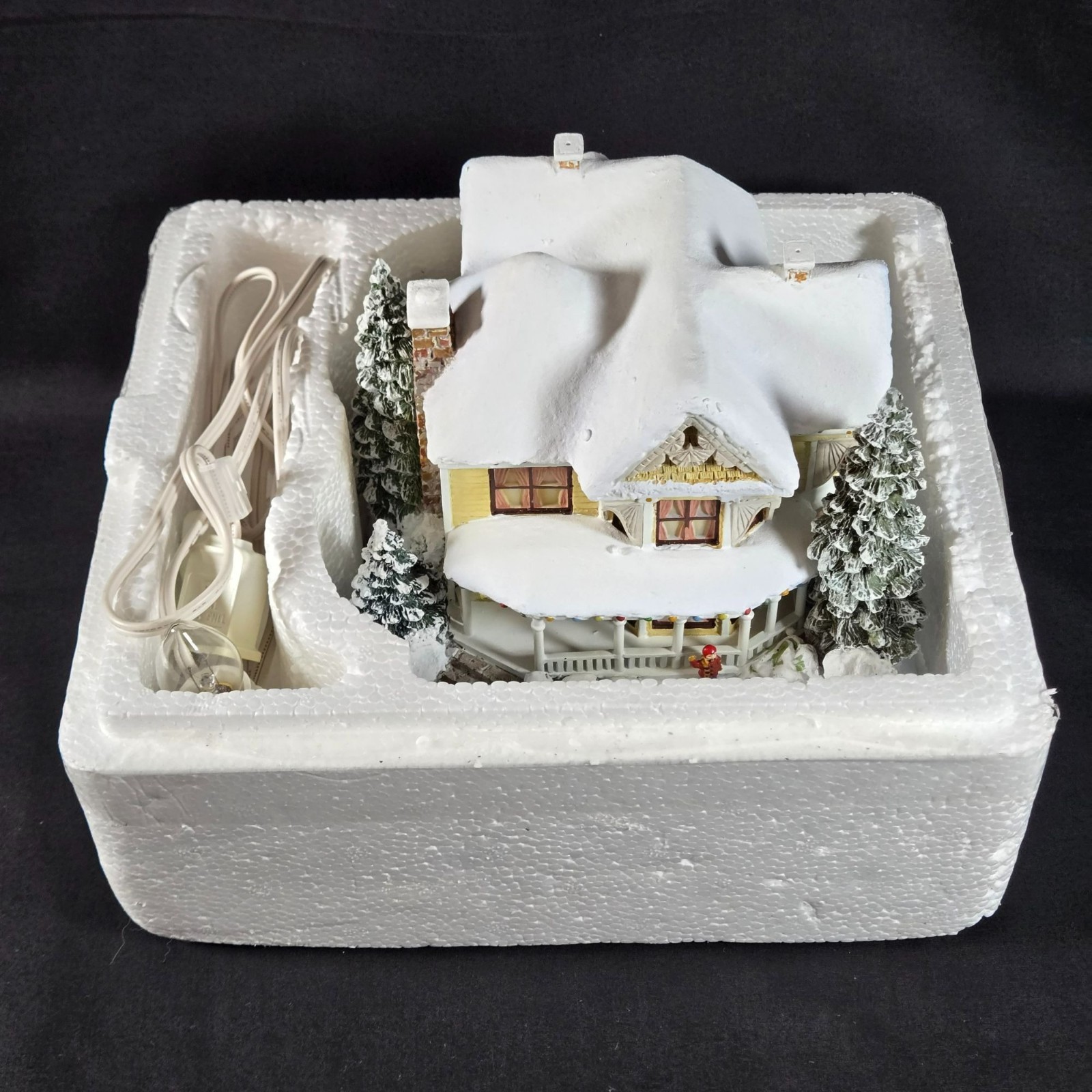 Thomas Kinkade Victorian Homestead Christmas Village Sculpture W/ Lights & COA