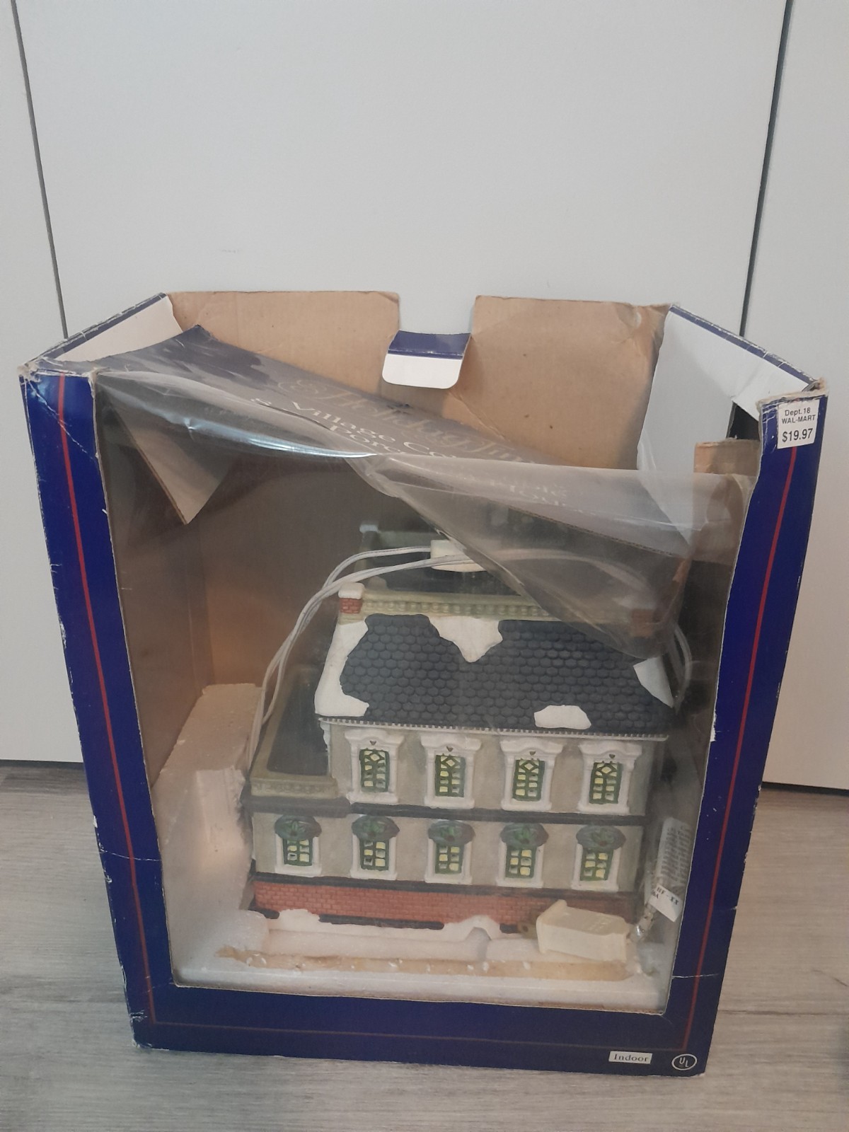1997 “Coach House Cafe” Holiday Time Porcelain Light Up Display