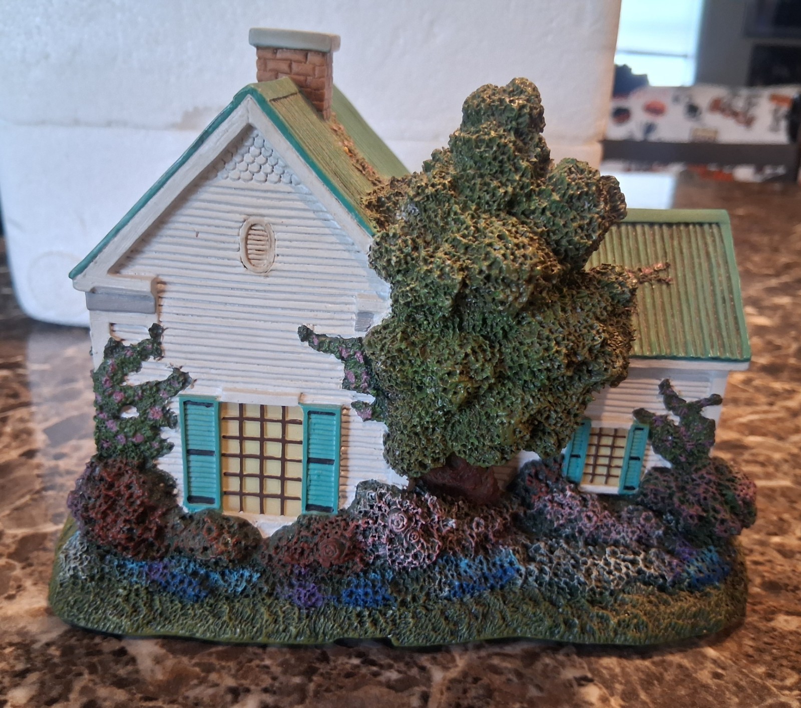 Vintage 2002 Thomas Kinkade Hawthorne Village Hometown Inn (PERFECT CONDITION)