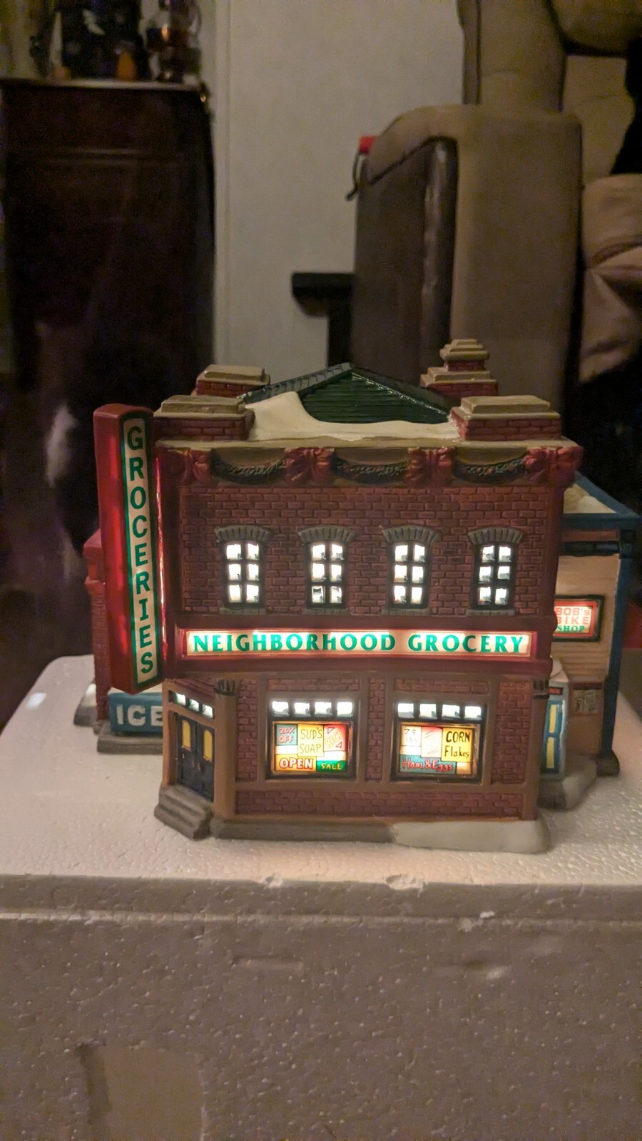 Lemax Jukebox Junction Mom And Pop’s Neighborhood Grocery 1998-Retired-RARE