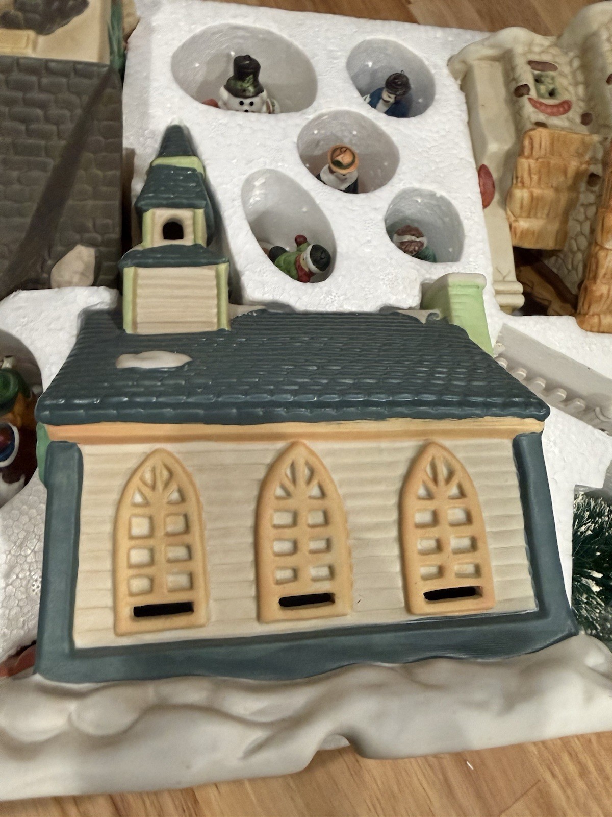 VTG Frank’s Nursery 12pc Lighted Porcelain Christmas Village Church Taiwan 90s