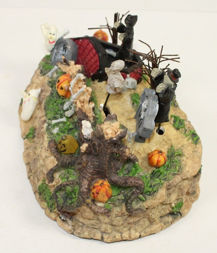 Halloween Lighted Animated Graveyard Scene – Unknown Maker