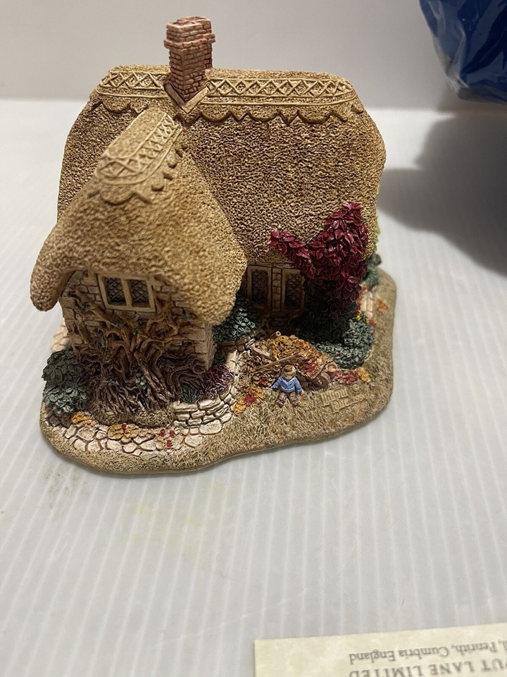 Lilliput Lane A Year In an English Garden Autumn Hues 1994