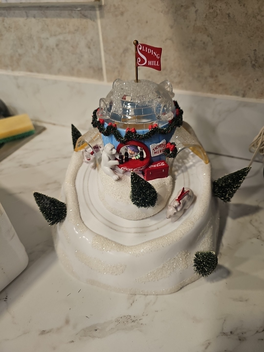Dept 56 56851 Coca Cola Sliding Hill North Pole Operating Accessory 2003 New D4