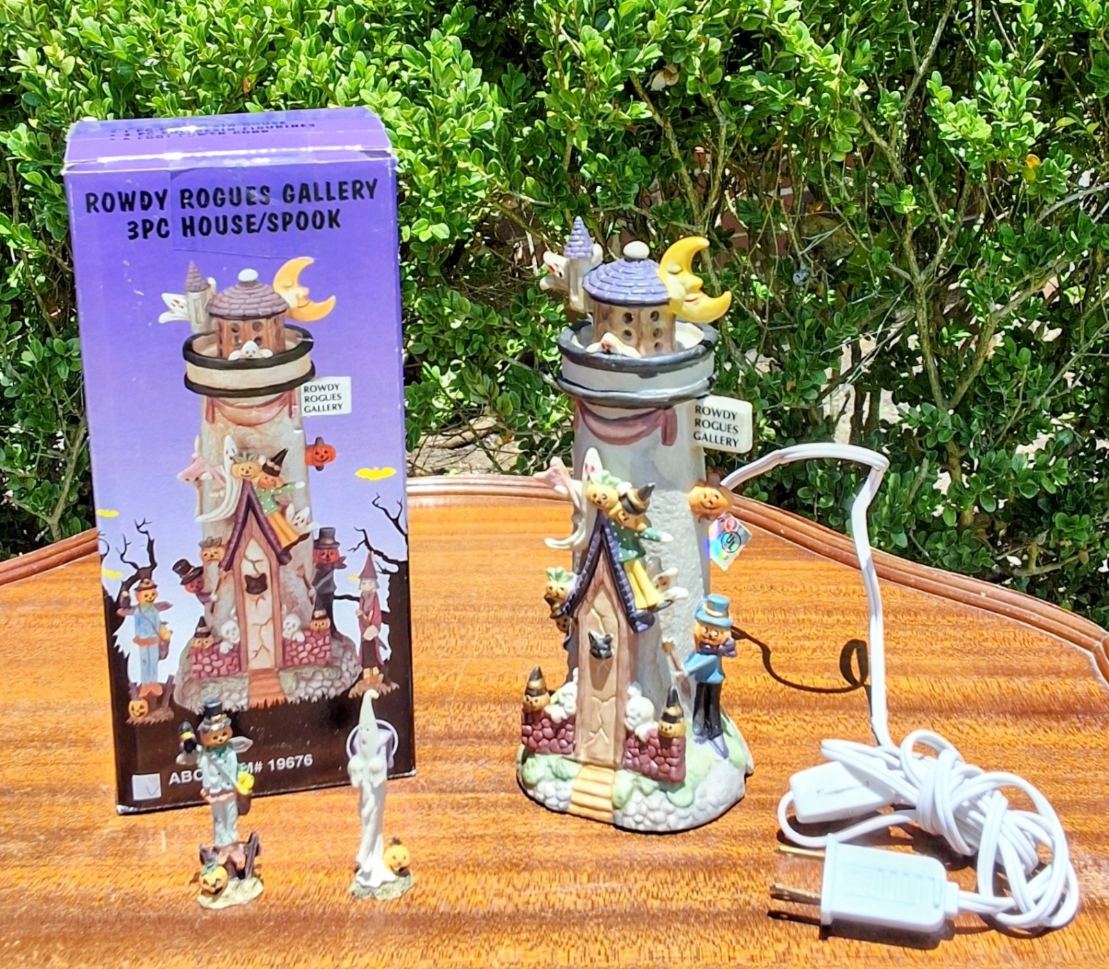 Vintage ABC Rowdy Rogues Gallery 3-Piece Lighted Ceramic Halloween Village Set