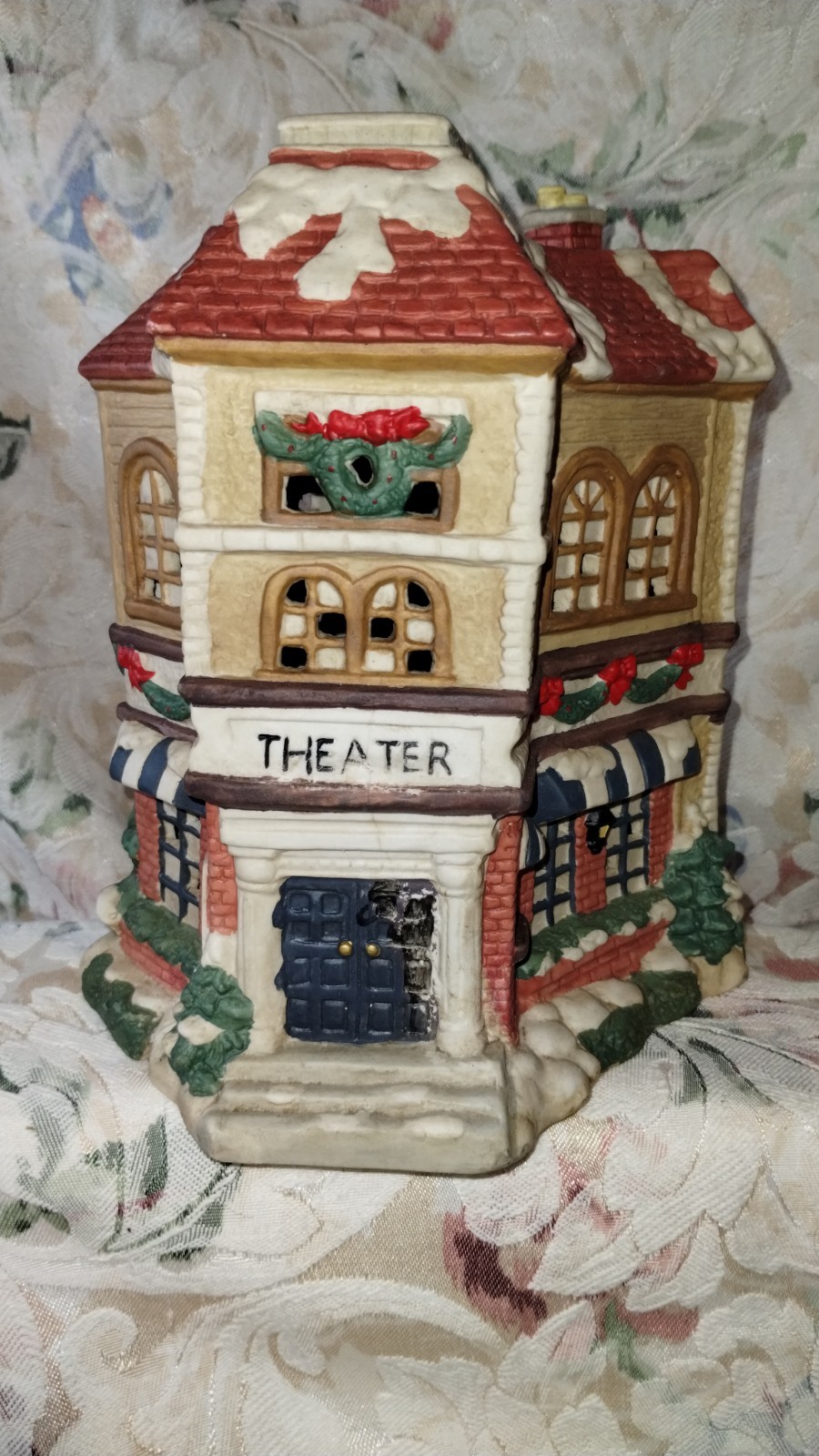 mervyns village square christmas village / Theater/ See Description