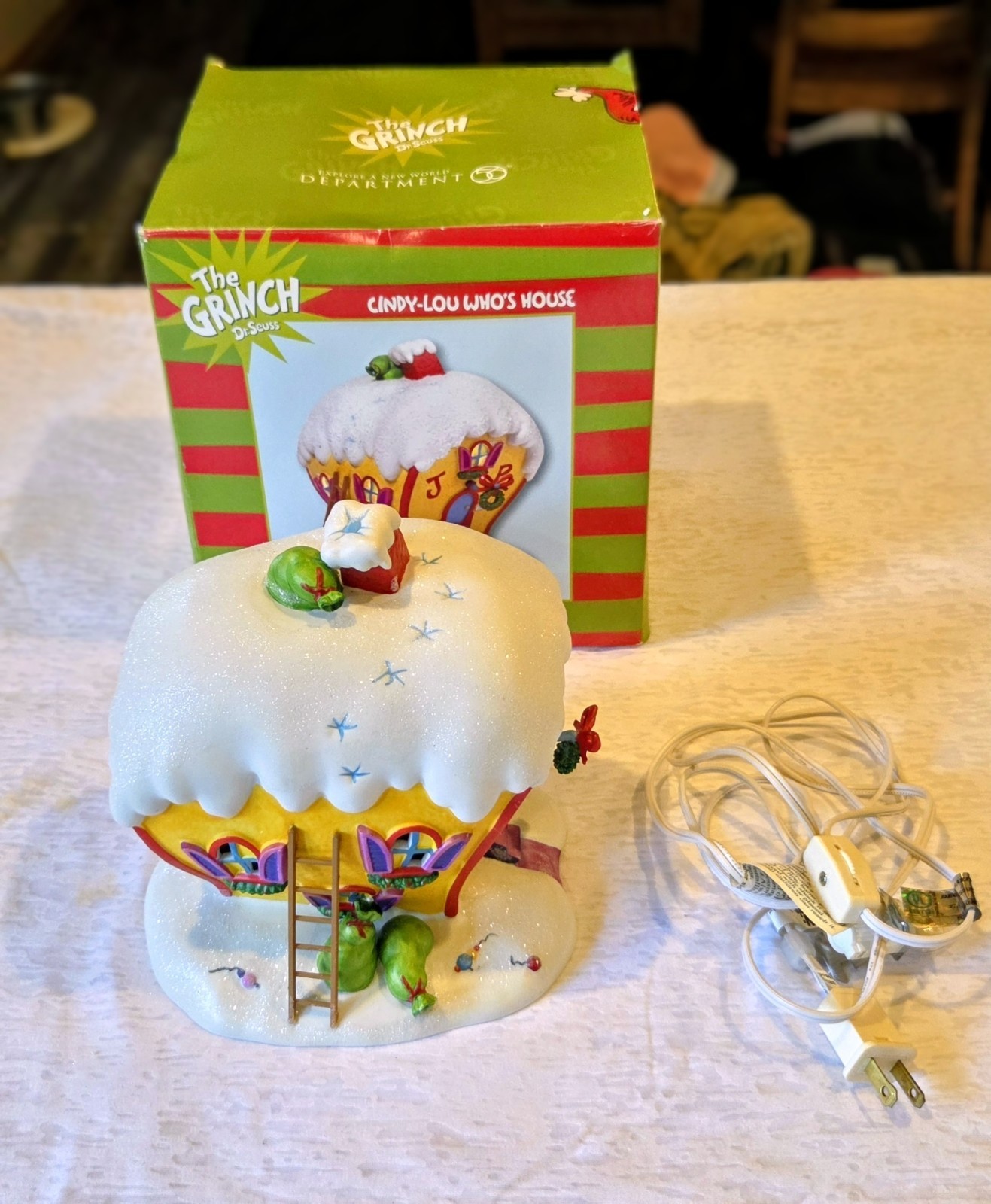 Department 56 Grinch Cindy-Lou Who House Illuminated Porcelain Christmas Decor