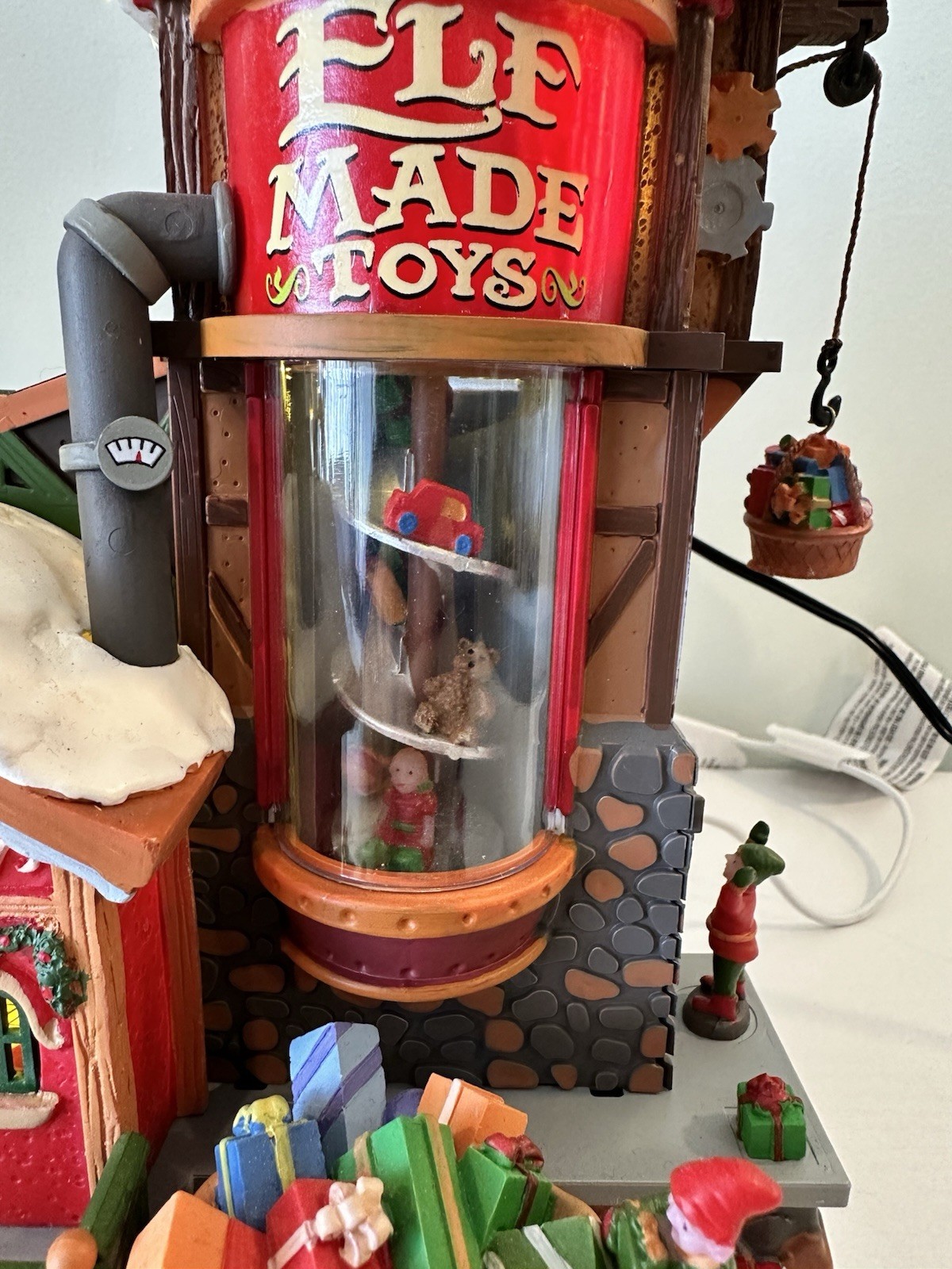 Lemax Christmas Village Sights & Sounds – Elf Made Toy Factory