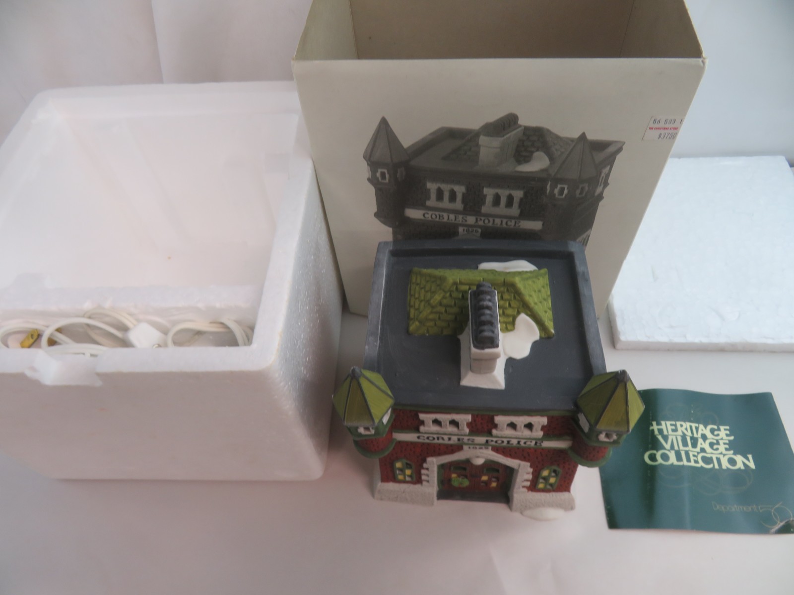 DEPT 56 DICKENS CHRISTMAS VILLAGE 1989 COBLES POLICE STATION #5583-2 W/Box