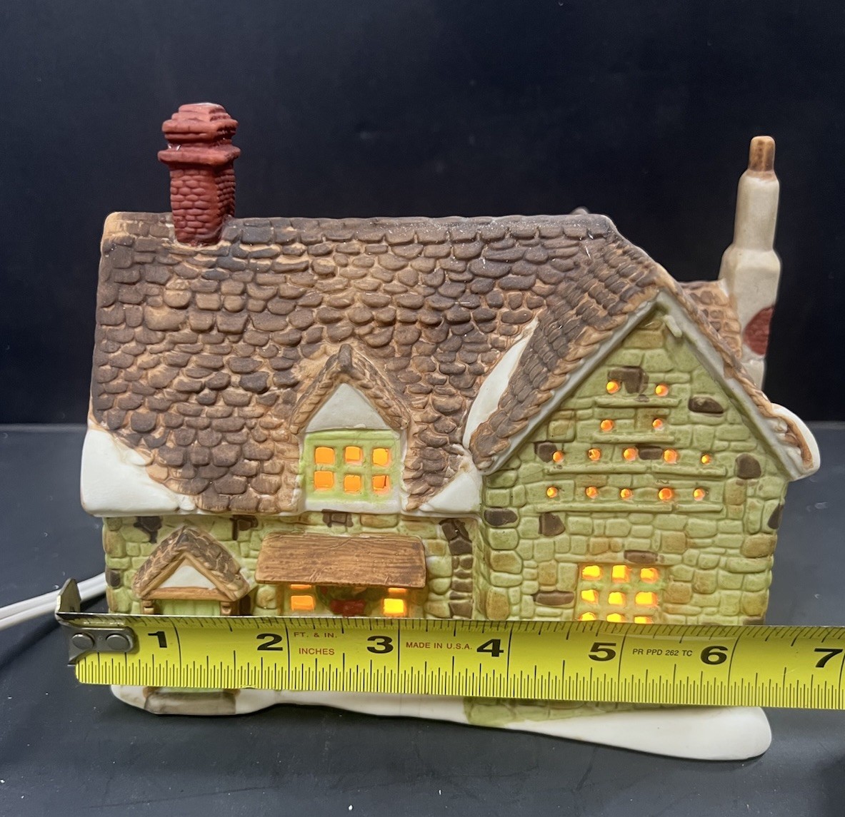 Dept 56 Vintage Dickens Series “Stone Cottage” 6518-8 Retired 1985 w Box