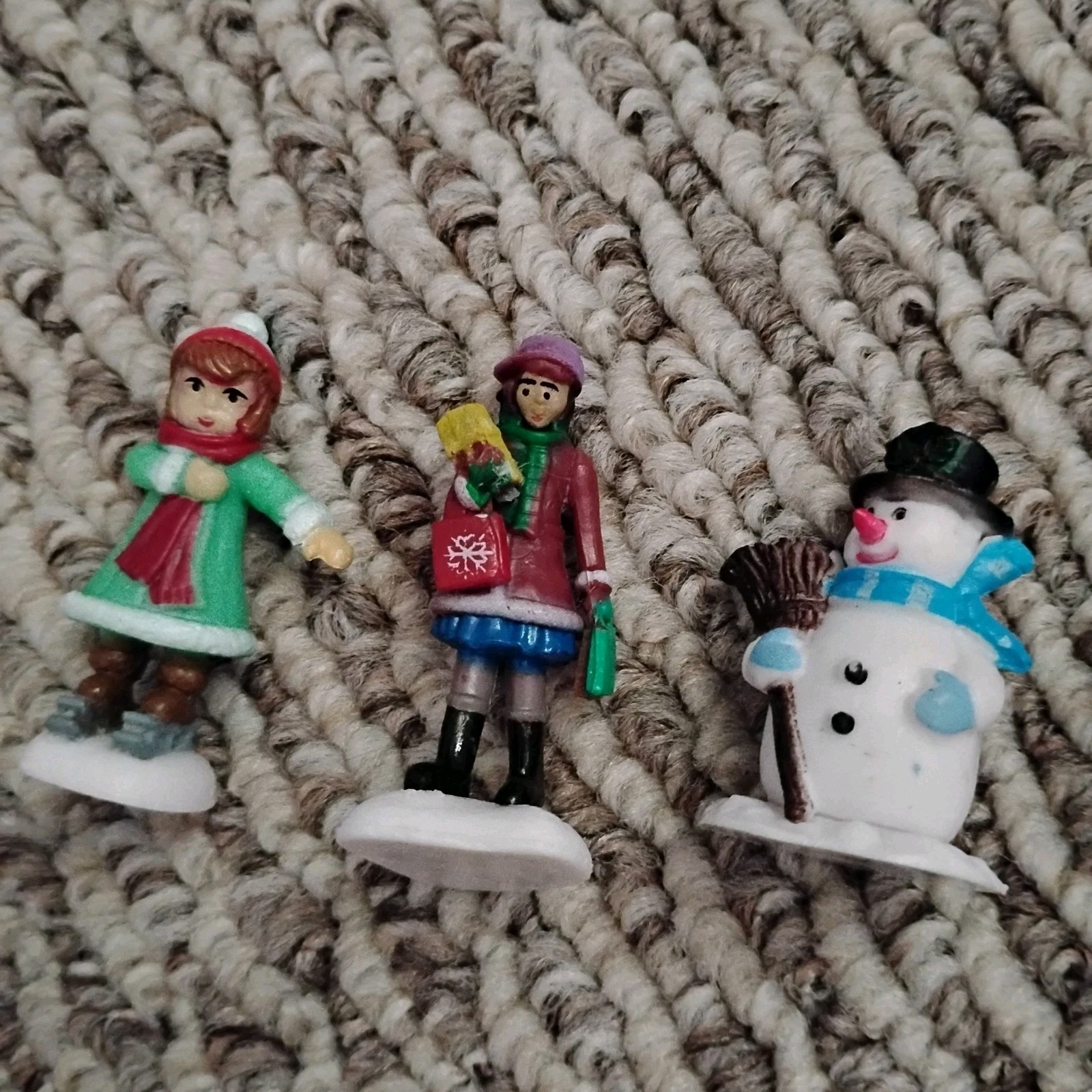 Lot of 7 Miniature Christmas Village Figurines Snowman Carolers People Resin