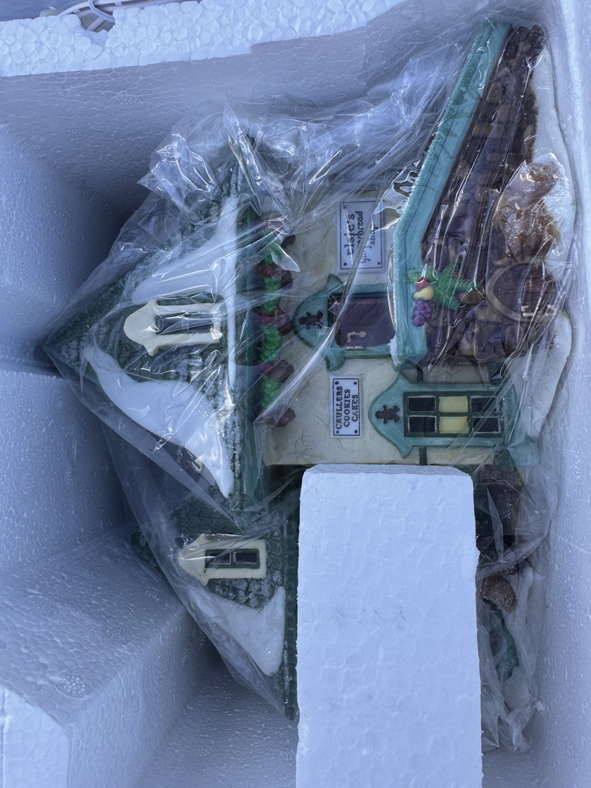 Dept 56 North Pole Series “Elsie’s Gingerbread” • NEW • Smoking Chimney!