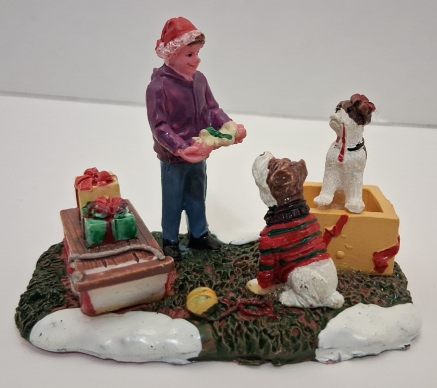 Lot Of 8 Unbranded Polyresin Christmas Village Figurines 2.5 to 2.75 Inches
