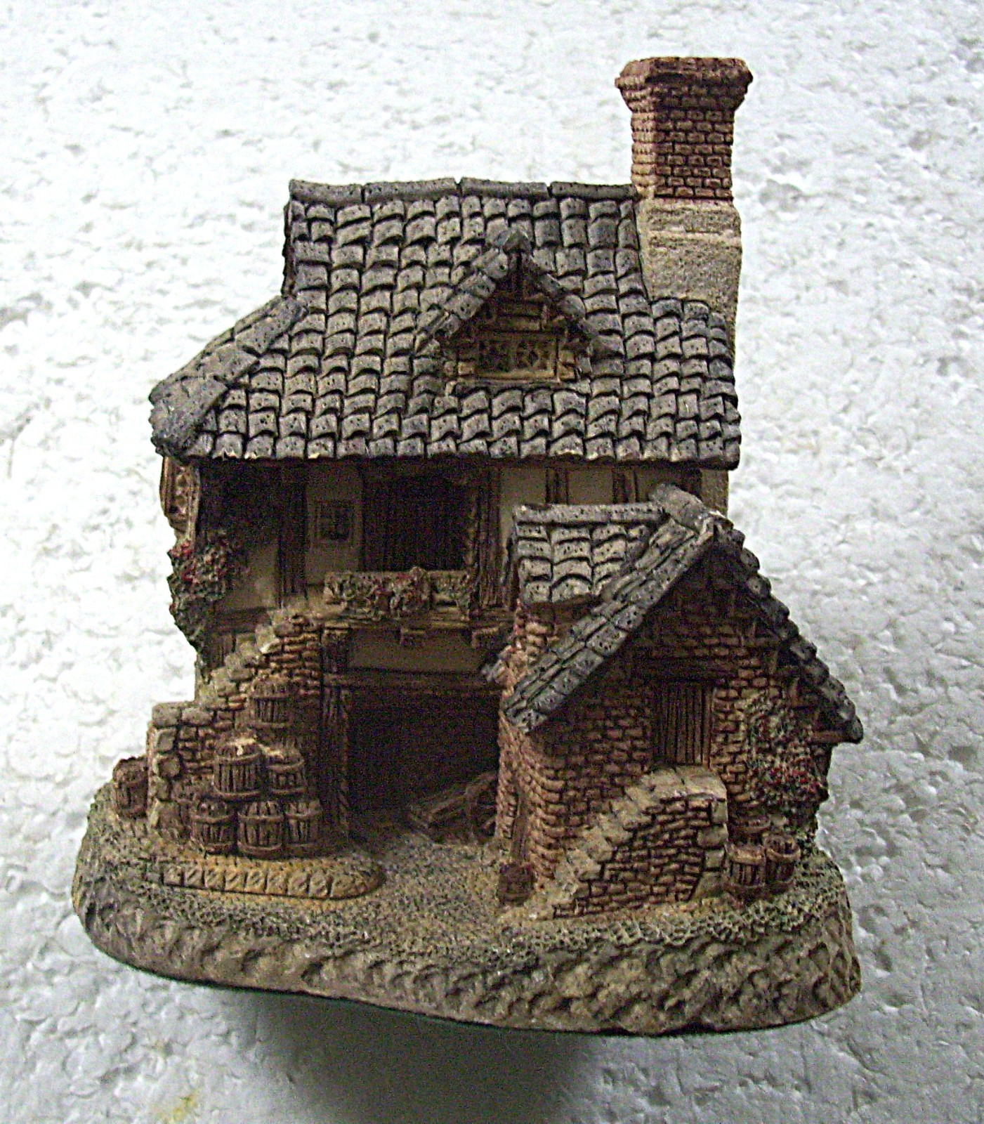 David Winter Cottage “Coopers Cottage” 1985 John Hine Rare Sculpture with COA