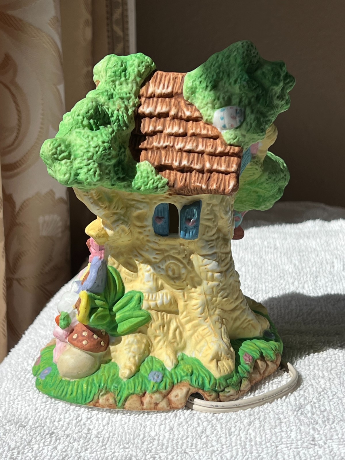 Easter village lighted easter school treehouse rabbits & chicks FL2669