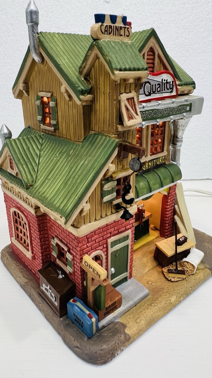 Lemax “ Quality Woodworks Fine Furniture & Cabinets” 35528 Retired 2013 NEW !