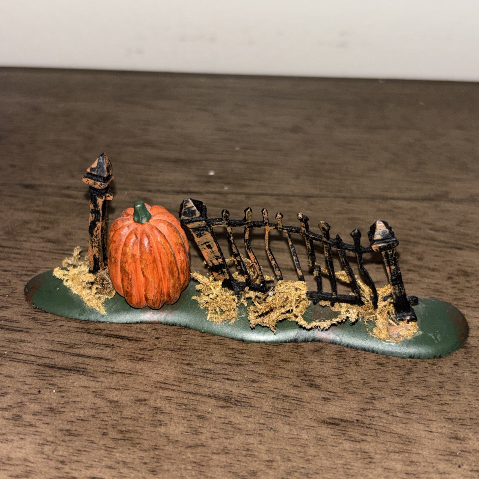 Witch Way Flight School Dept 56 Diorama Miniature Fences Pumpkins Halloween