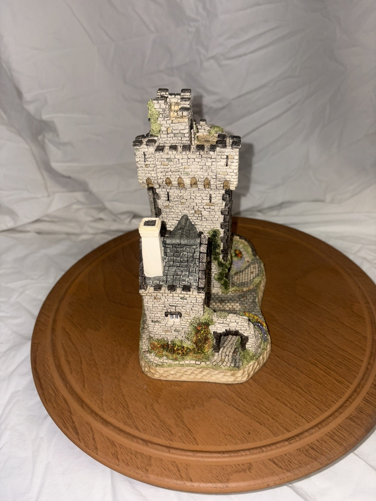 David Winter Cottages the Irish Collection: O’Donovans Castle 1992