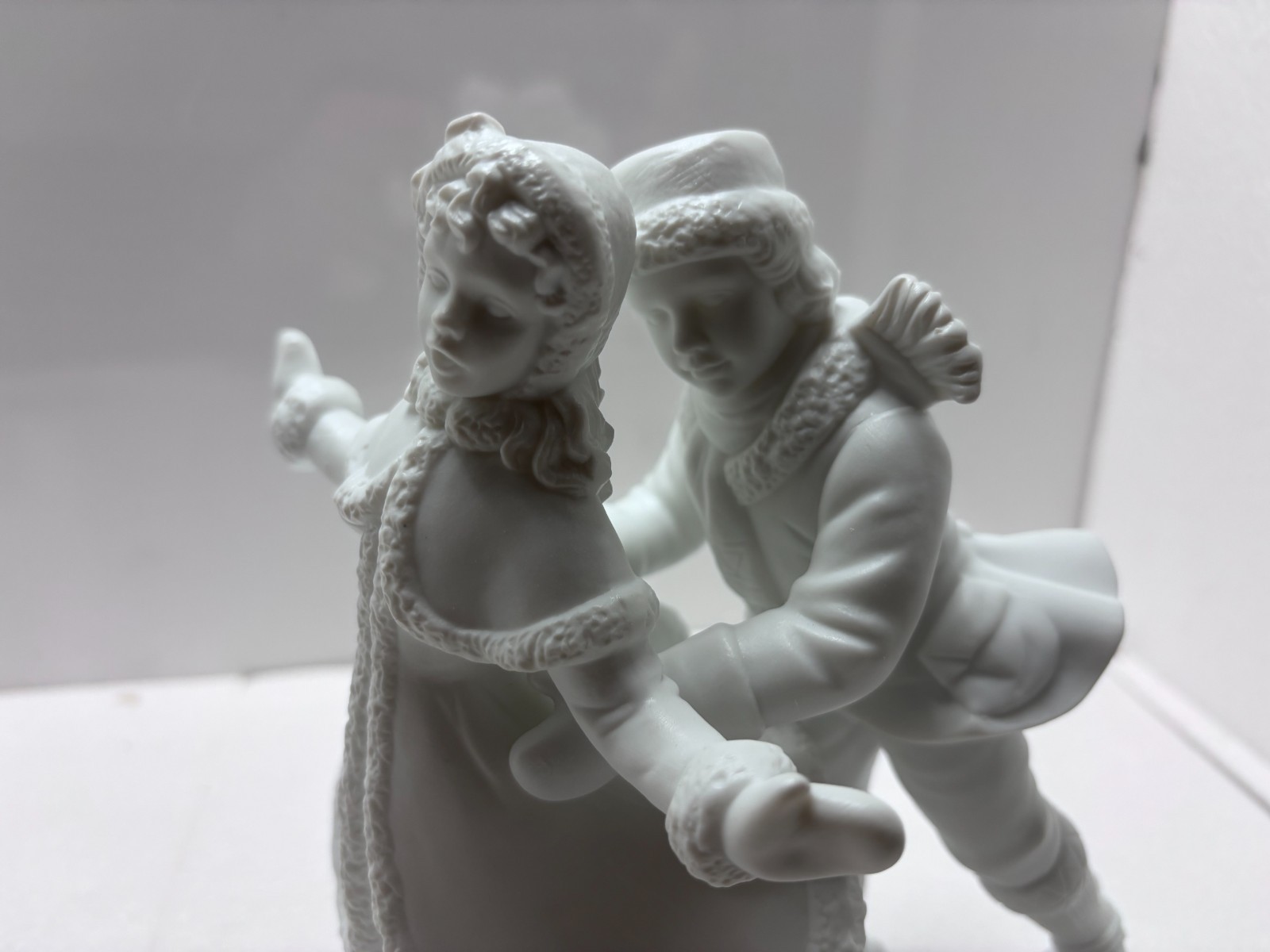 Dept 56 – Winter Silhouette – # 78530 Skaters Waltz- 2 piece set, perfect cond.