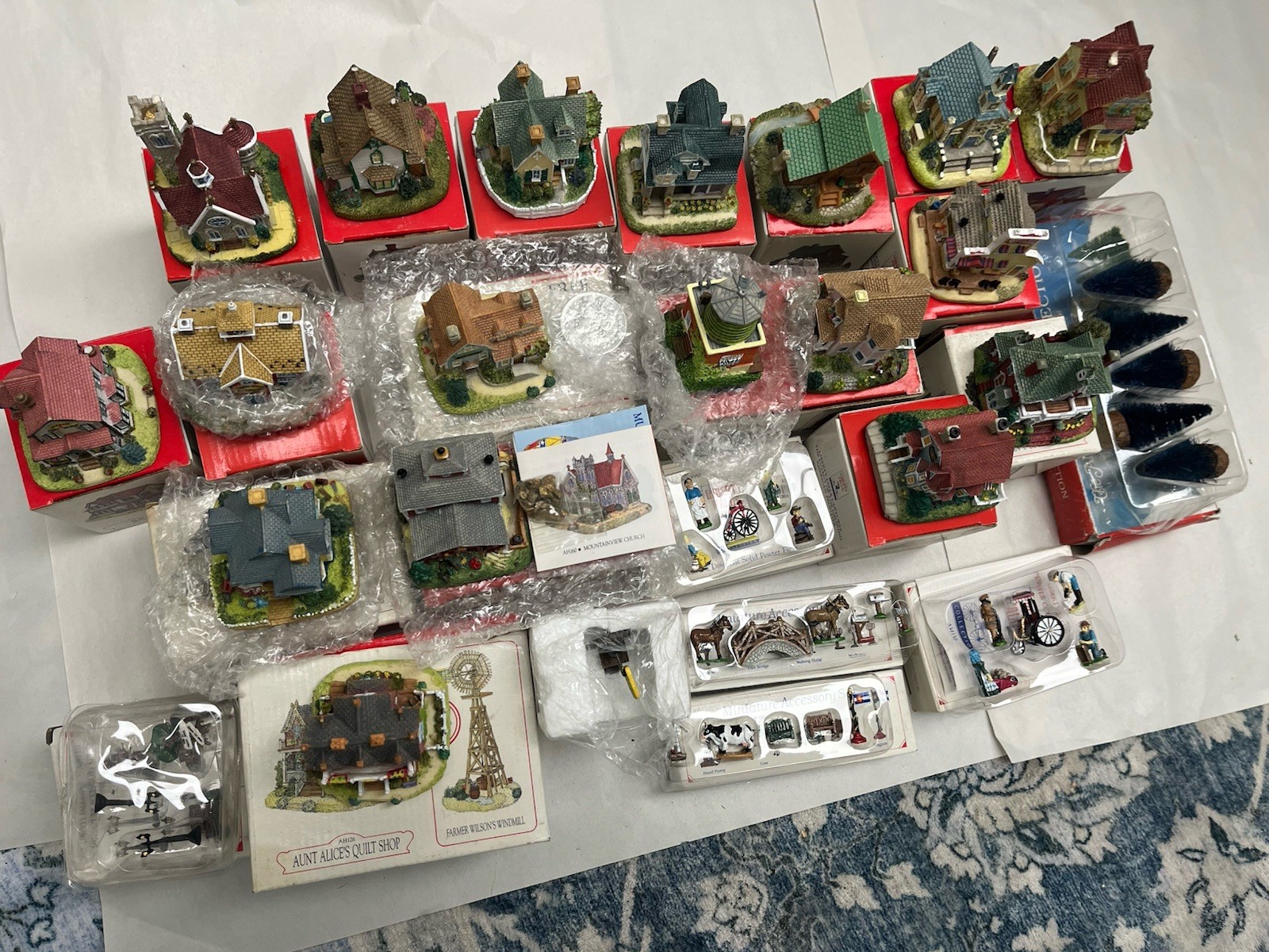 Lot of 23 Liberty Falls The American Collection Village House Figurine