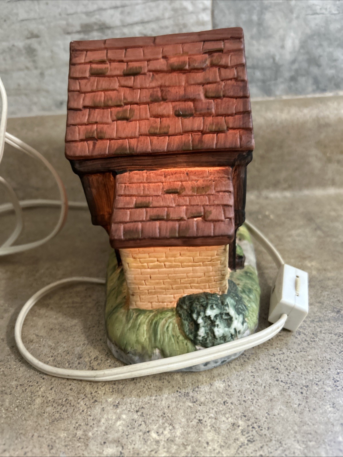 Lighted House Cottage Flambro “A Light In The Window Collection” Alpine