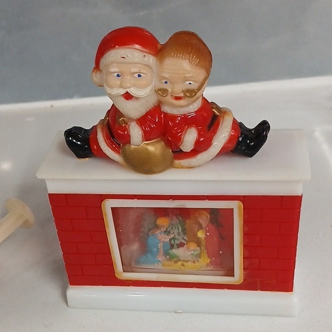 3 Vintage Plastic Christmas Decorations. Spinning Toy Steven Adler, Brite Star