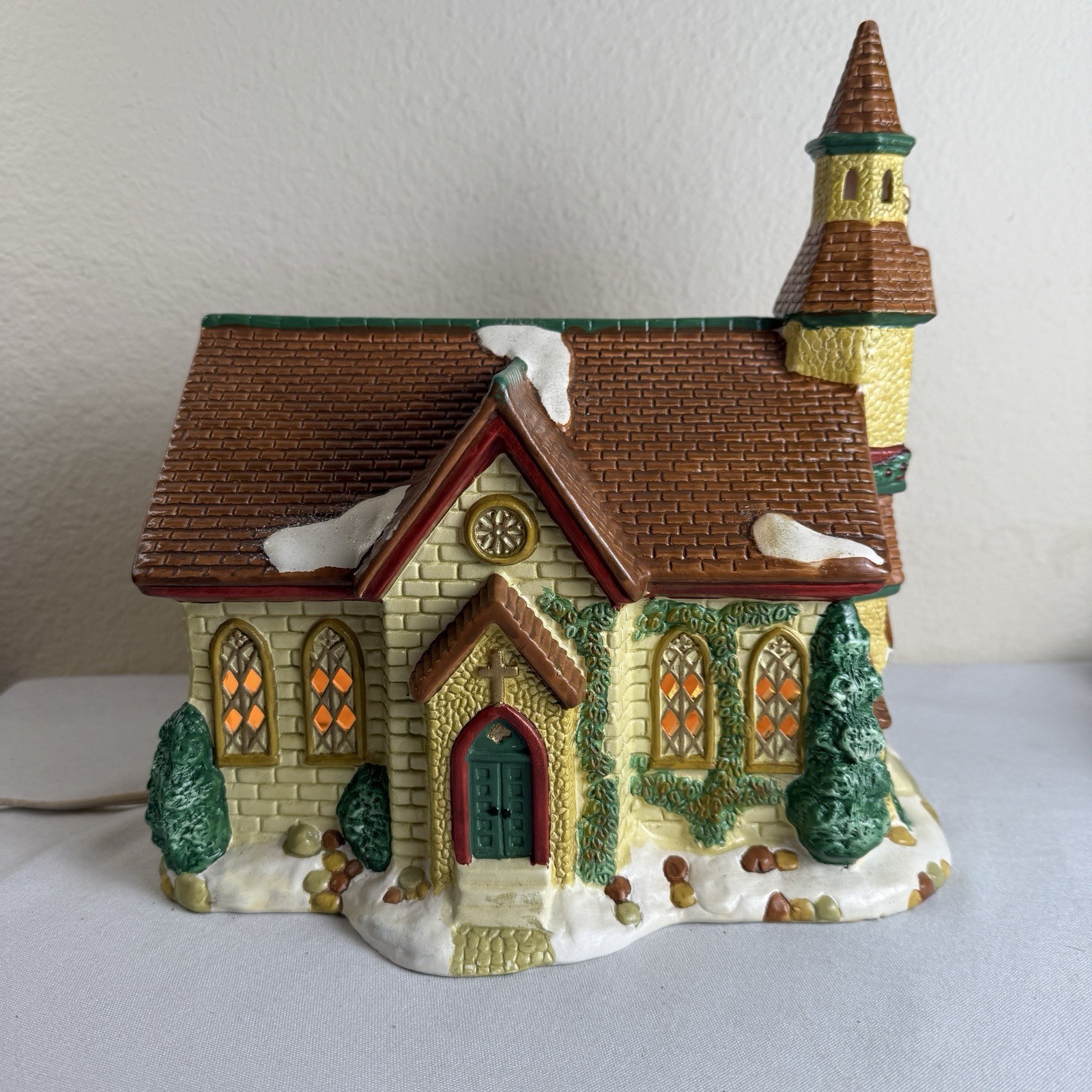 Vintage “Santa’s Best” Lighted Ceramic Church Christmas Decoration 1995 SYA