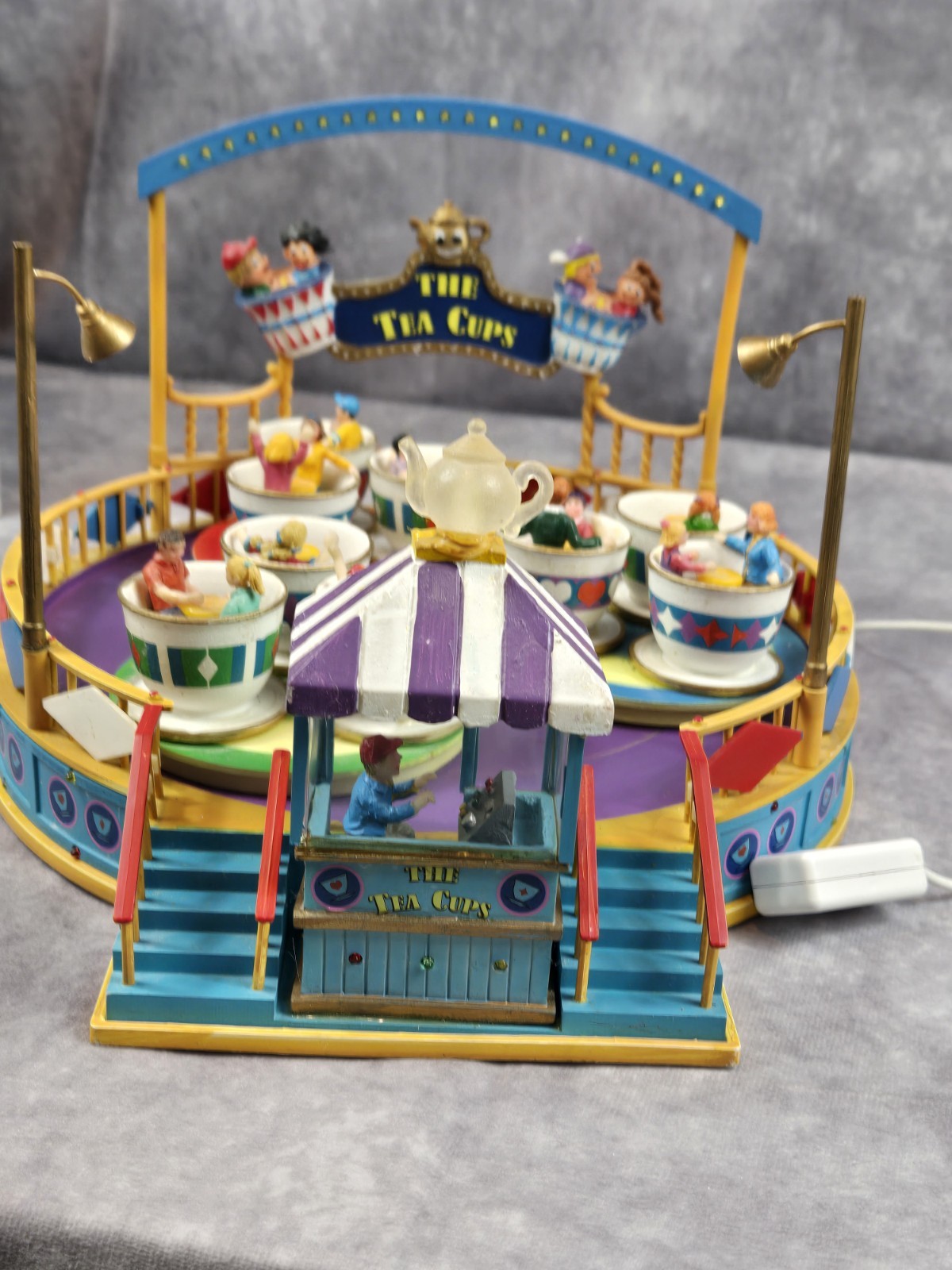 LEMAX 2008 Village Collection: The Tea Cups (84808) TESTED