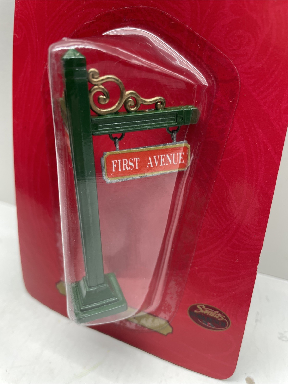 Santa’s Workbench Street Sign Village Accessory Main Steet First Avenue 2000 NIB